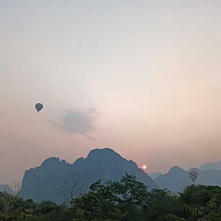 Bountang Mountain View Riverside Hotel Vang Vieng Esterno foto