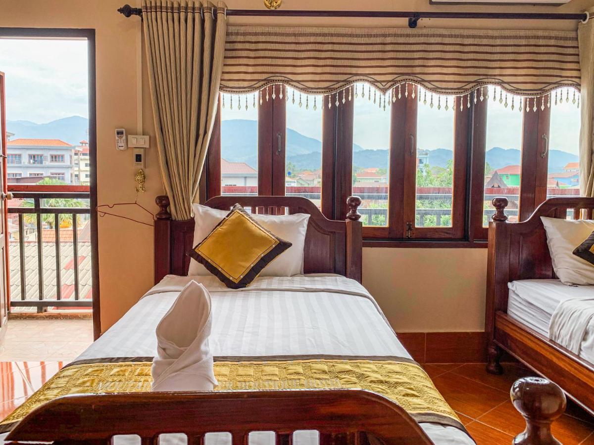 Bountang Mountain View Riverside Hotel Vang Vieng Esterno foto