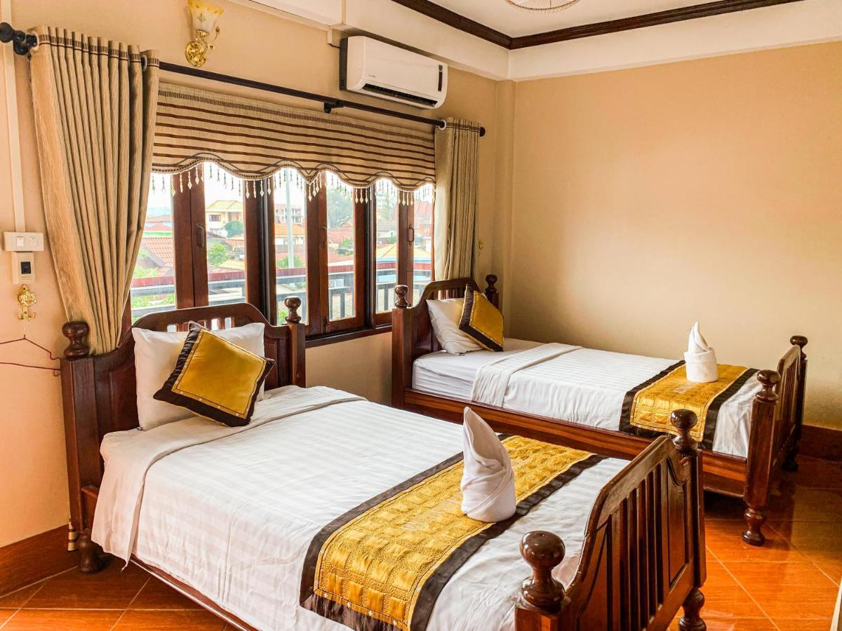 Bountang Mountain View Riverside Hotel Vang Vieng Esterno foto